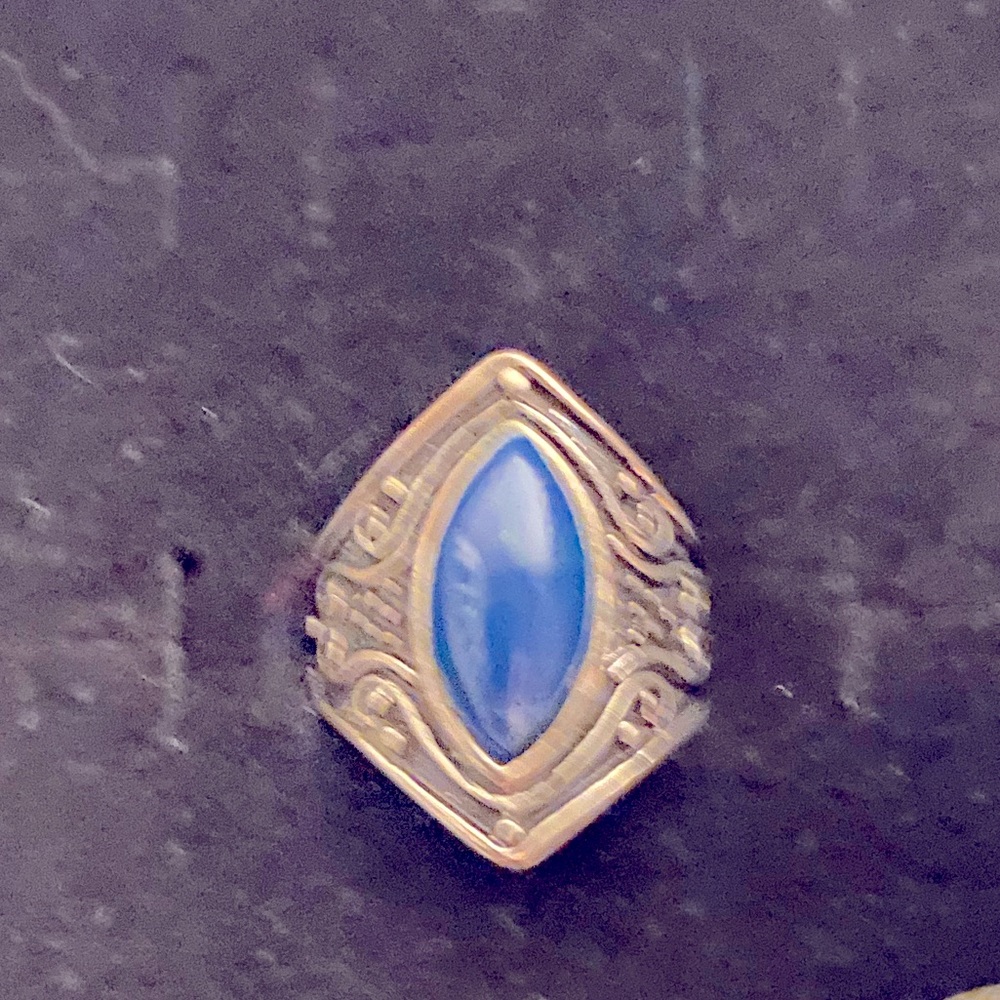 Dragon eye shape ring